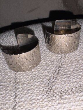 Vintage Silver Textured Barrel Hoops